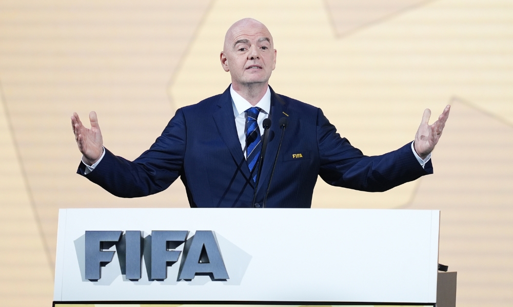 斯洛特捧出利物浦超新星！16岁首秀创队史纪录，45分钟6次突破.